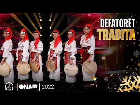 Defatoret Tradita - Nusja jone ne fustan tbardhe Gezuar