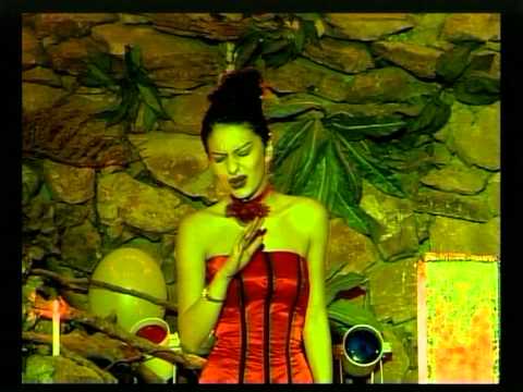 Adelina Ismaili - Qe 1 vjet e 7 dite