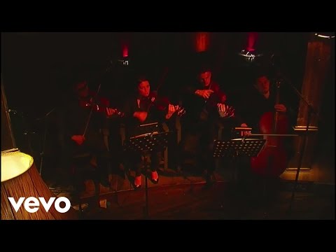 Elvana Gjata - Si une (Acoustic Live Session) 