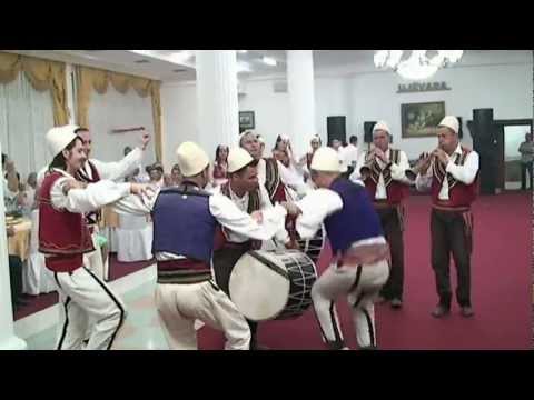  Motrat Hoxha - Tupanat le te bien 2o